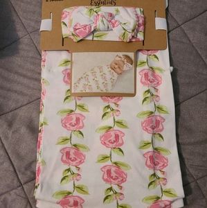 Baby essentials: Photo Op Headband and Swaddle